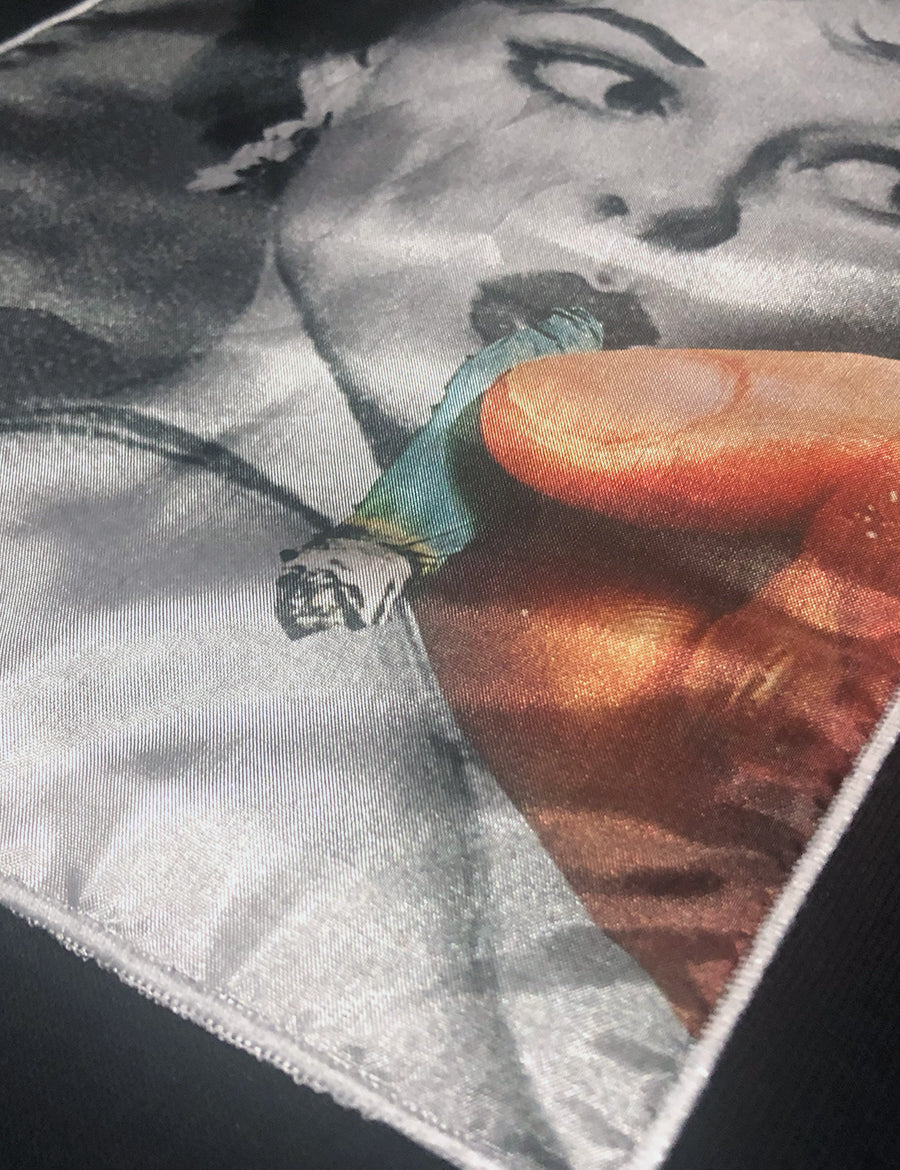 LADY SMOKER CREWNECK - SUCK